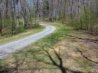 242 Falcon Dr, Summersville, WV 26651