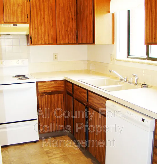 421 Mulberry Dr #1 — Photo 8