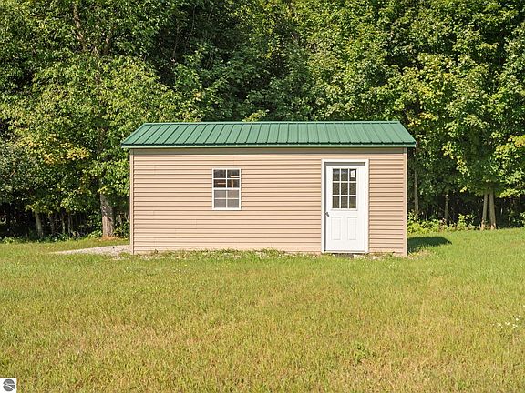5th image of 8157 Crisp Rd
