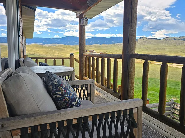 506 Klondike Rd, Buffalo, WY 82834