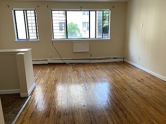 1st image of 6 Cooper St #2A