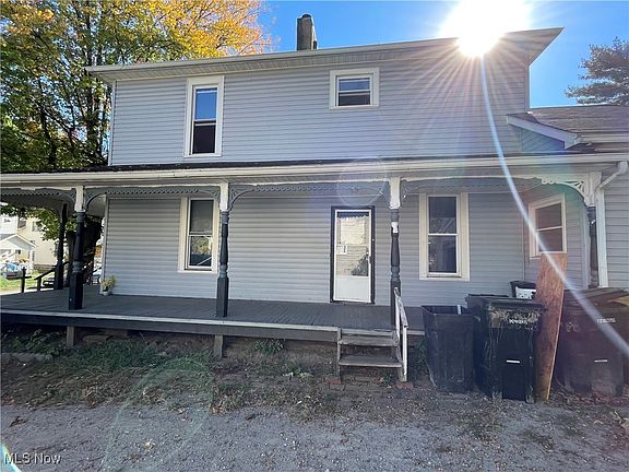 2nd image of 1323 Lake Dr
