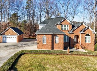 7630 Turnberry Ln, Stanley, NC 28164