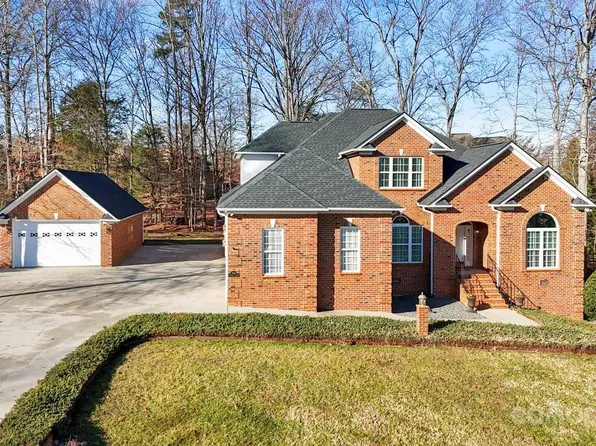 7630 Turnberry Ln, Stanley, NC 28164