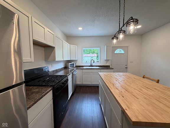 3rd image of 1102 3rd St