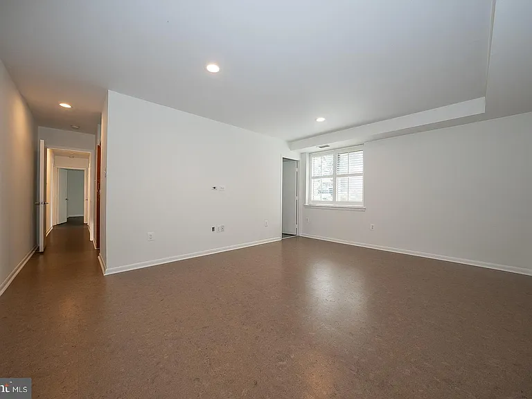 1640 Oakwood Dr #W-216 — Photo 22