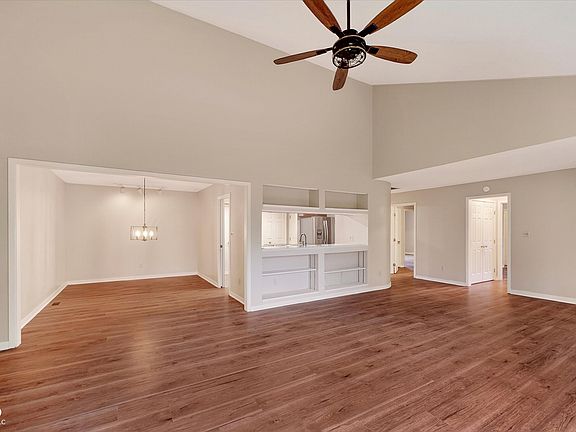 5th image of 400 Sandbrook Dr