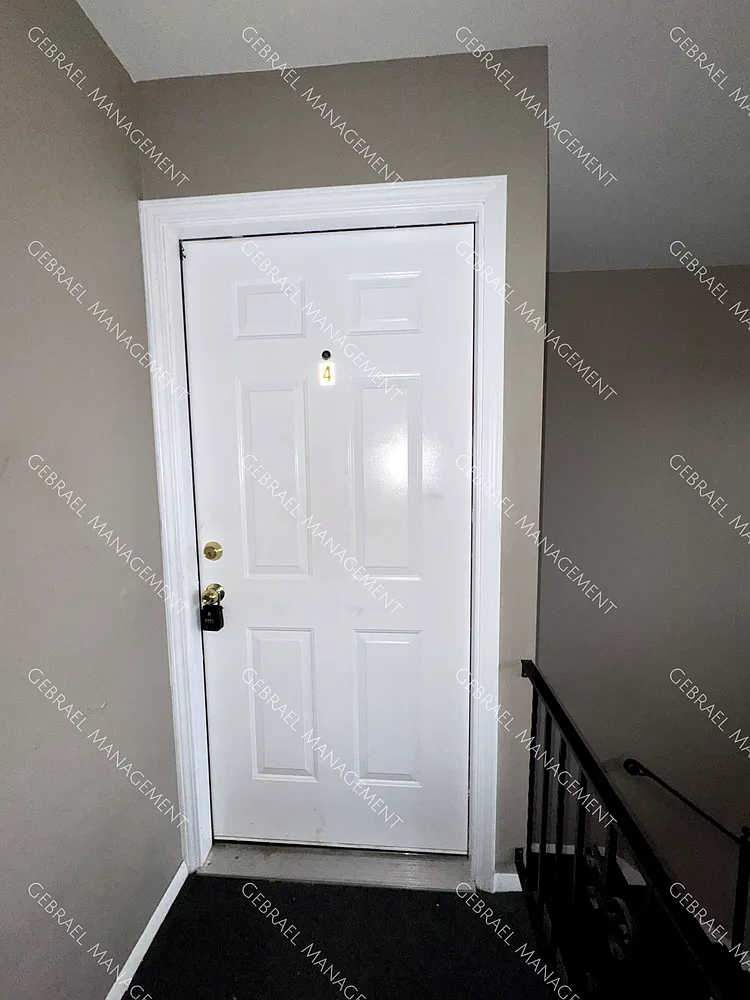 Pineview Manor — Photo 2
