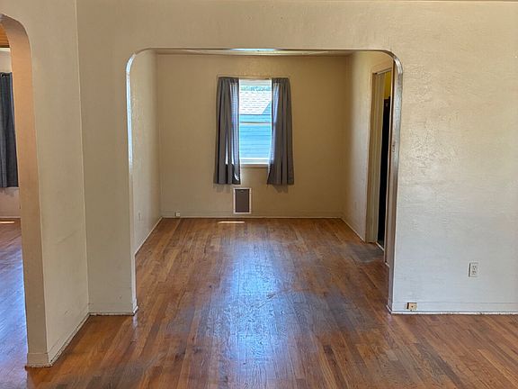 5th image of 1730 Almond Ave