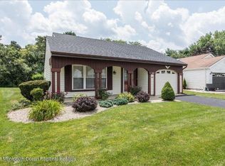 44 Flintshire Ter, Manchester, NJ 08759