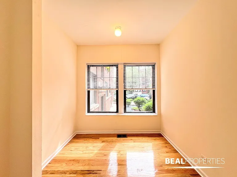 660 W Cornelia Ave #12 — Photo 7