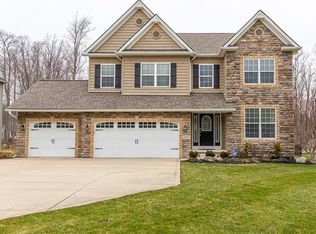 12211 Summerwood Dr, Concord Township, OH 44077