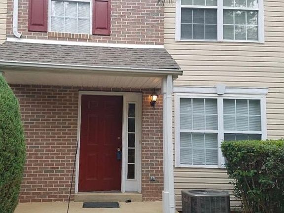 Front Entrance 
WELCOME TO YOUR NEW HOME