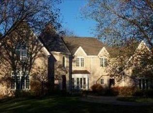 610 Newcastle Dr, Lake Forest, IL