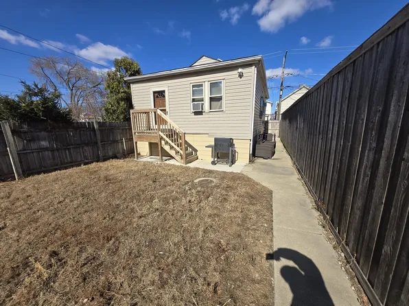 5750 W 65th St, Chicago, IL 60638