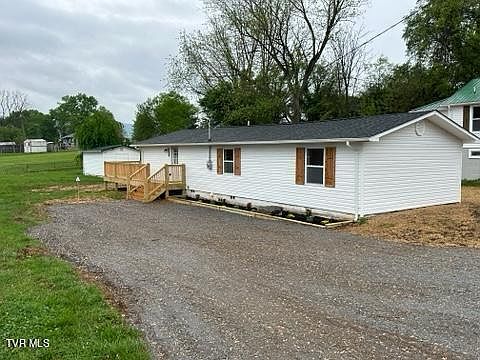 3rd image of 1611 Lake St