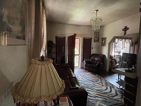 4th image of 1622 Eagle St