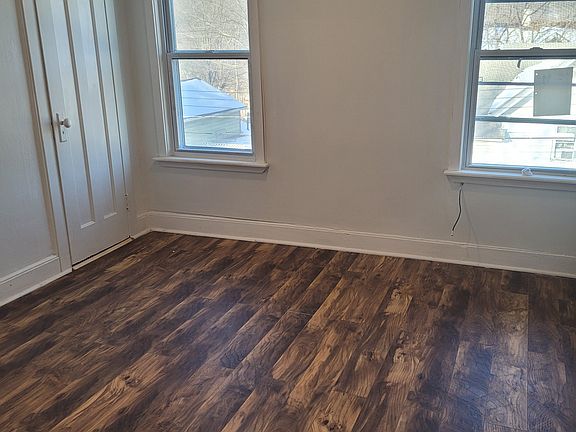 4th image of 159 Oak St APT 3S