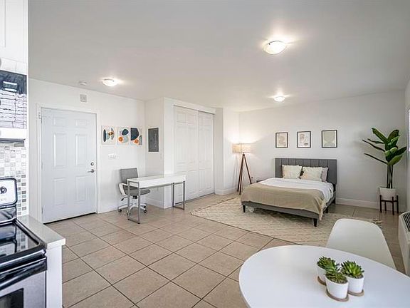 4th image of 6971 Carlyle Ave Unit 203-6971-2