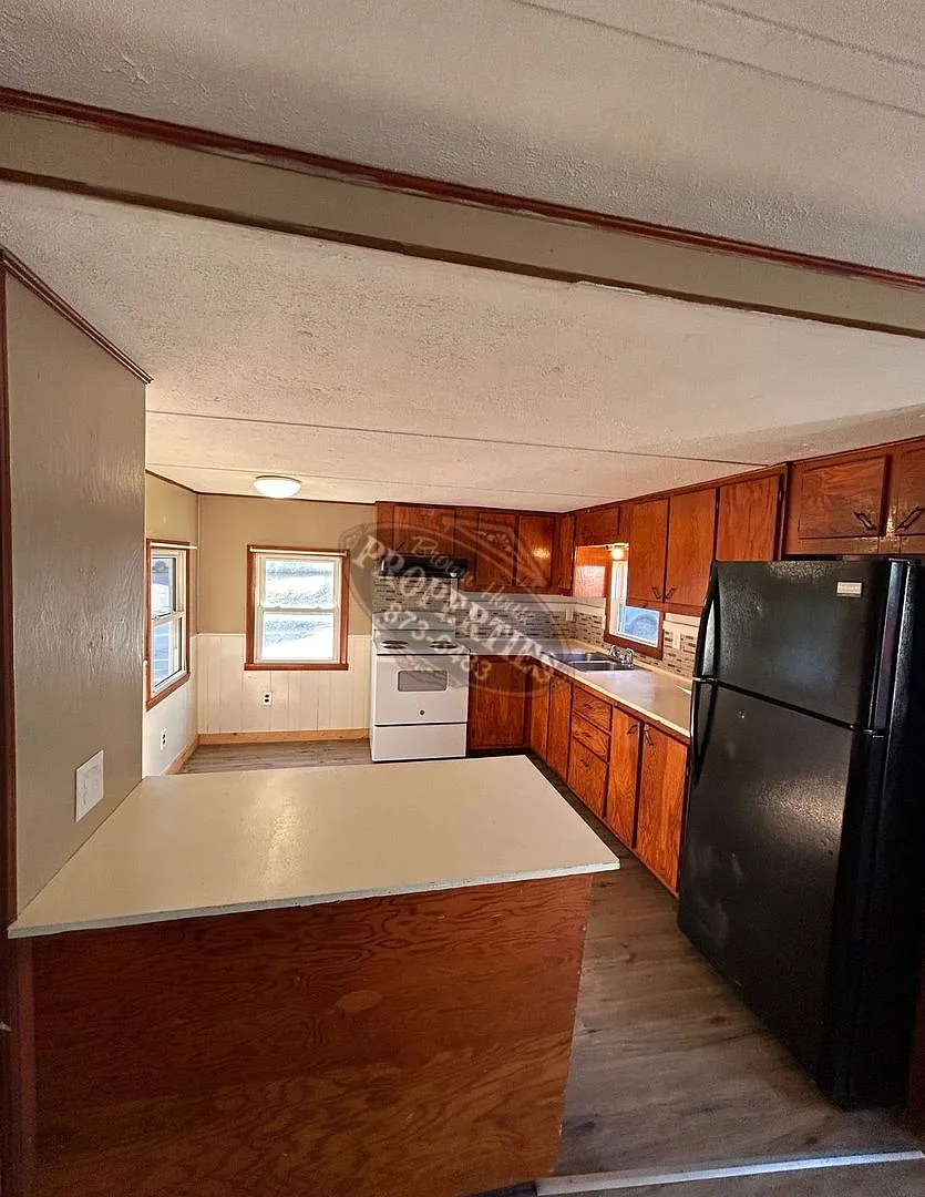 17 Pleasant — Photo 3