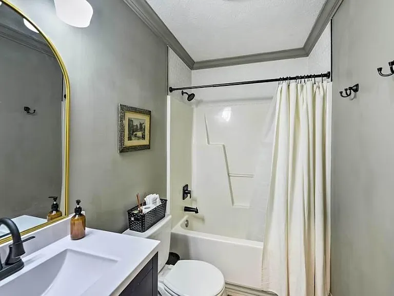 1422 Woodland Dr — Photo 13