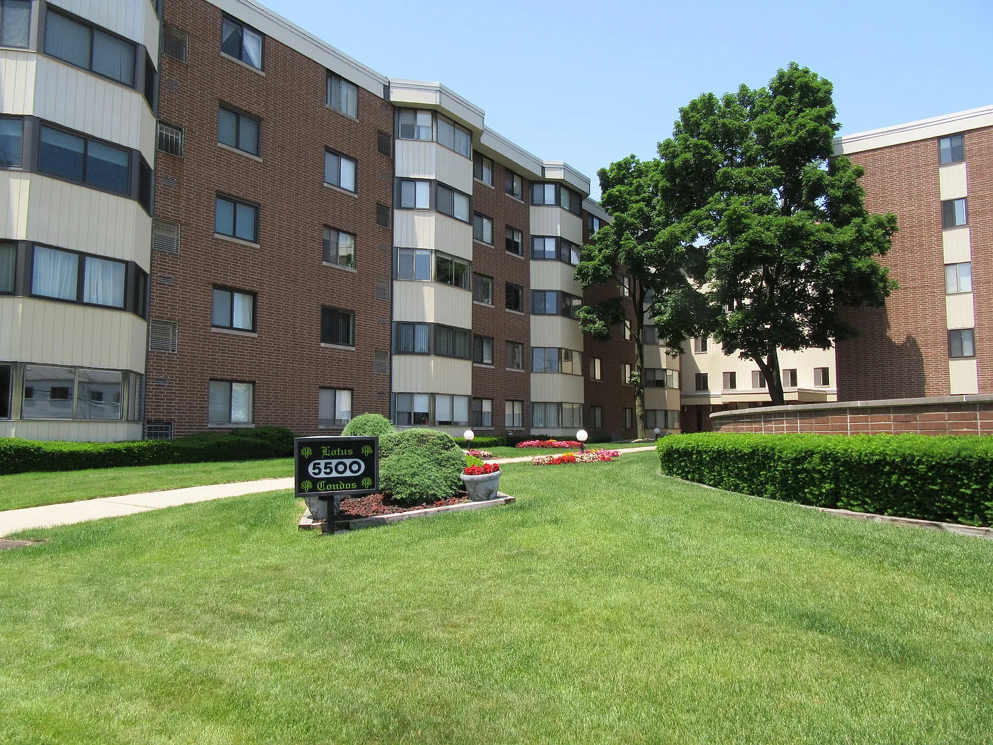 5500 Lincoln Ave #106 photo 1
