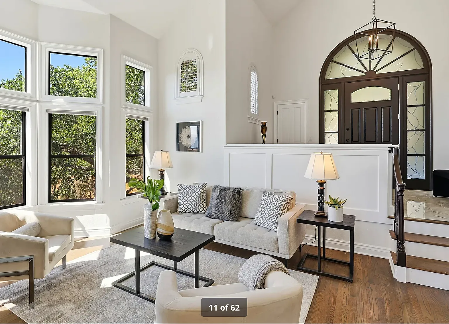 6 bed, 3.5 bath, 4117 sqft, $8,800 — Photo 3