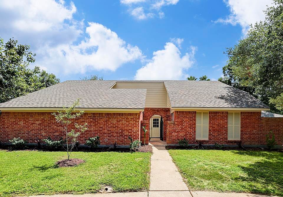 1st image of 5619 Moss Glenn Ln