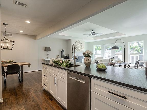 4th image of 10620 Lorwood Dr