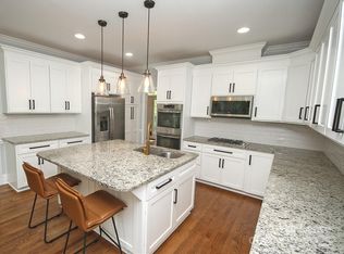 5528 Providence Rd, Charlotte, NC 28226
