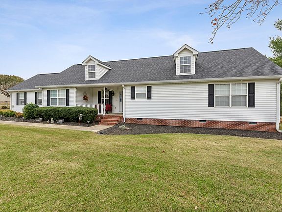 3rd image of 151 Hidden Cove Ct