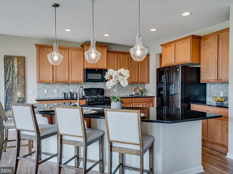 1290 Eagle Point Dr — Photo 7