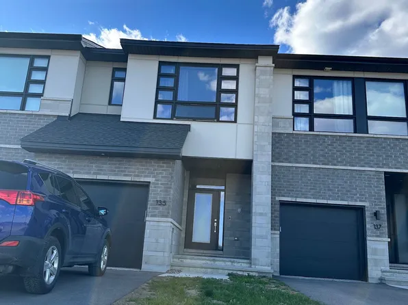 135 Rockmelon St, Ottawa, ON K1X 0K3