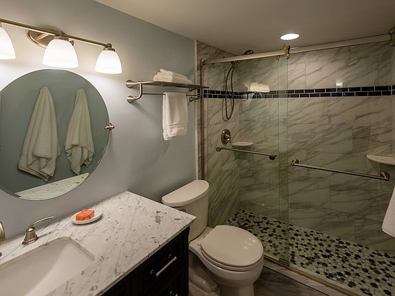3rd image of 75-6016 Alii Dr APT 316
