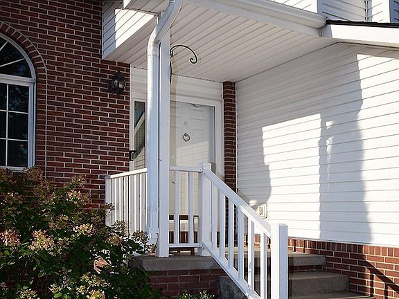 3rd image of 7941 Creek View Dr