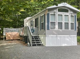 192 Pathfinder Pl, Gouldsboro, PA 18424