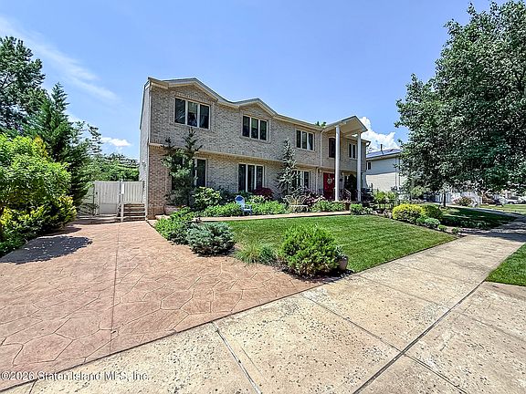2nd image of 88 Stecher St