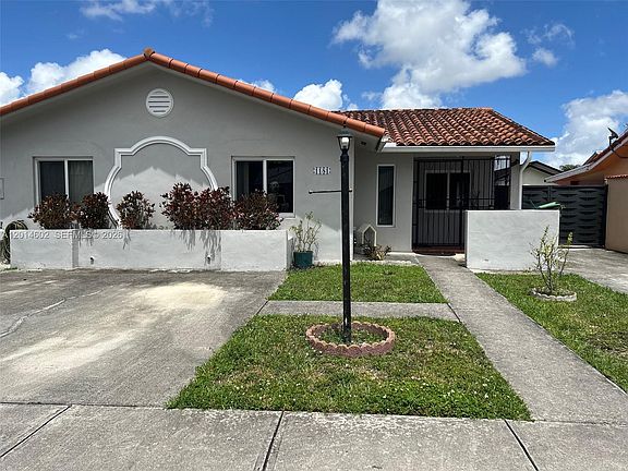 3rd image of 1181 SW 141st Ave