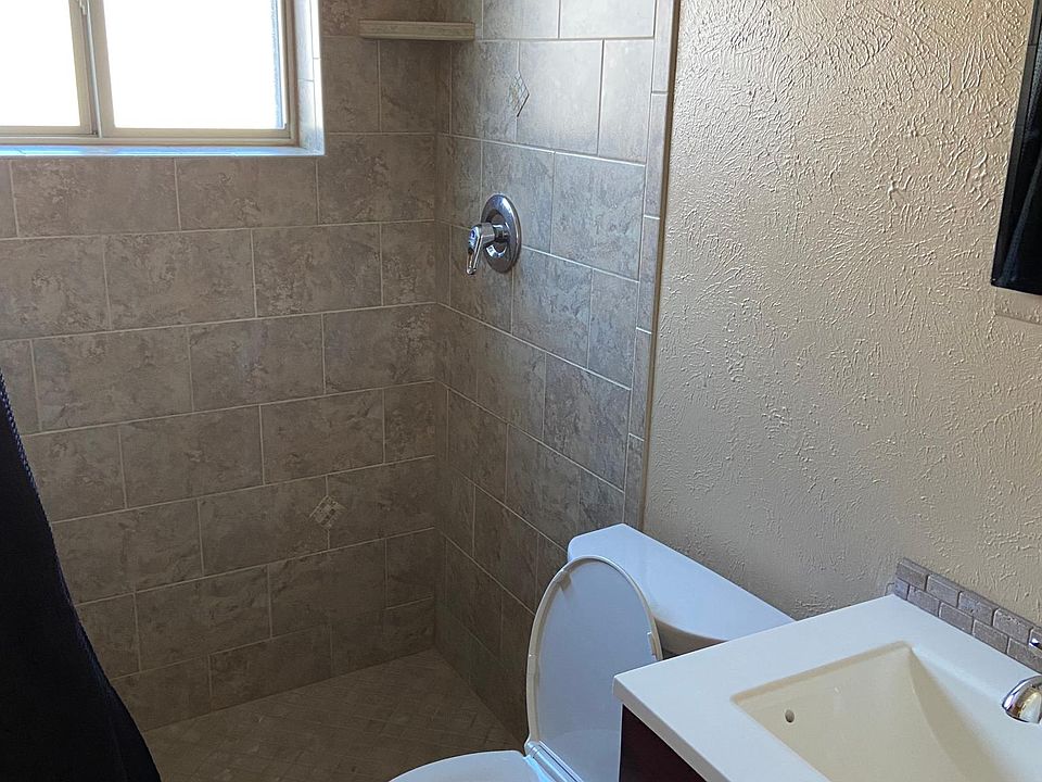 Nice tile shower!