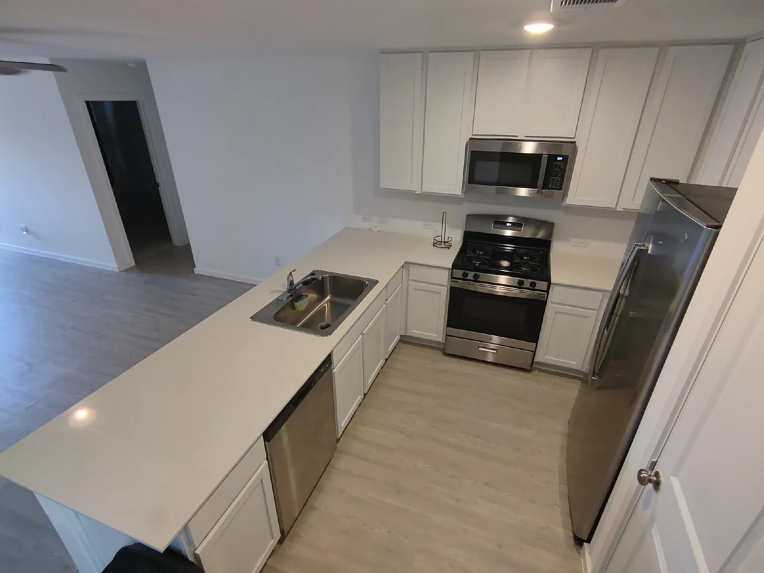 3 bed, 2.0 bath, $1,950 — Photo 2