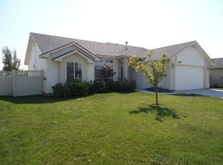 3057 W Divide Creek Dr, Meridian, ID 83646