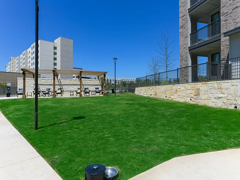Lenox Grandview — Photo 18