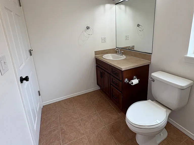 395 N Grove Ct — Photo 7