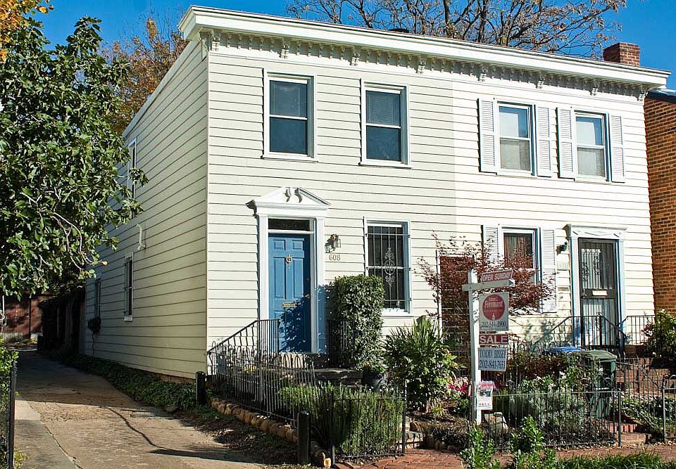608 D St, SE