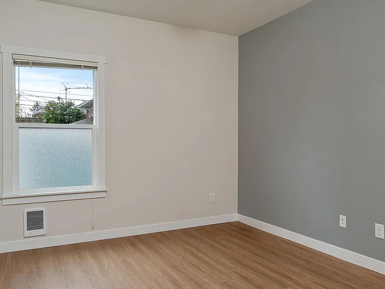 Master bedroom (2)