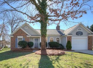 14208 Carriage Lake Dr, Charlotte, NC 28273