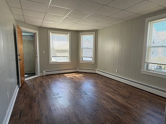 3rd image of 114 Warren St #2W