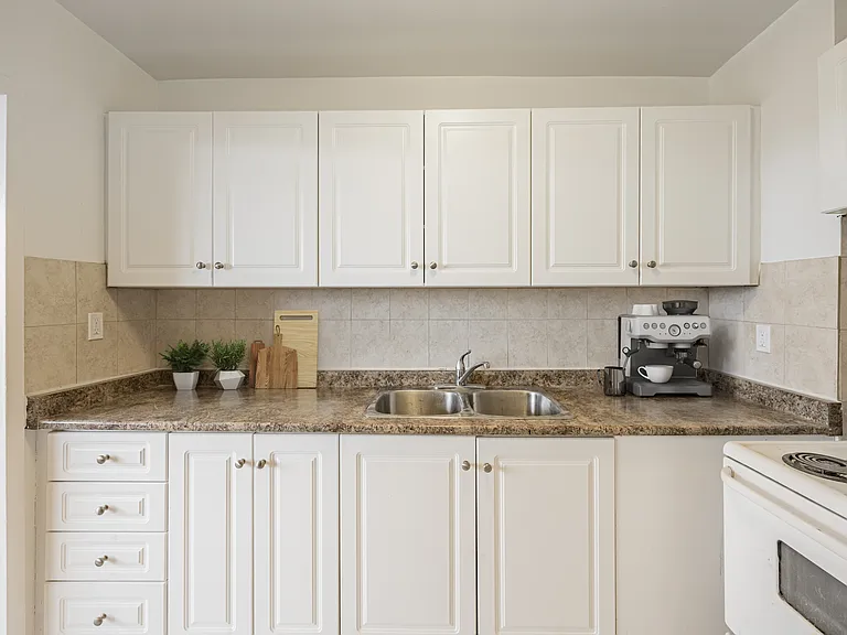 110 McLaughlin Rd N #201 — Photo 4