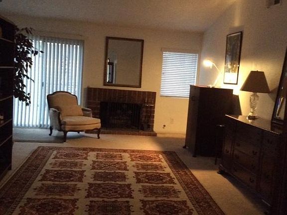 3rd image of 6582 Peachtree Ln
