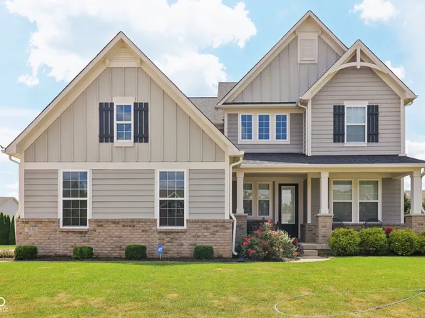 3232 Purple Ash Dr, Zionsville, IN 46077